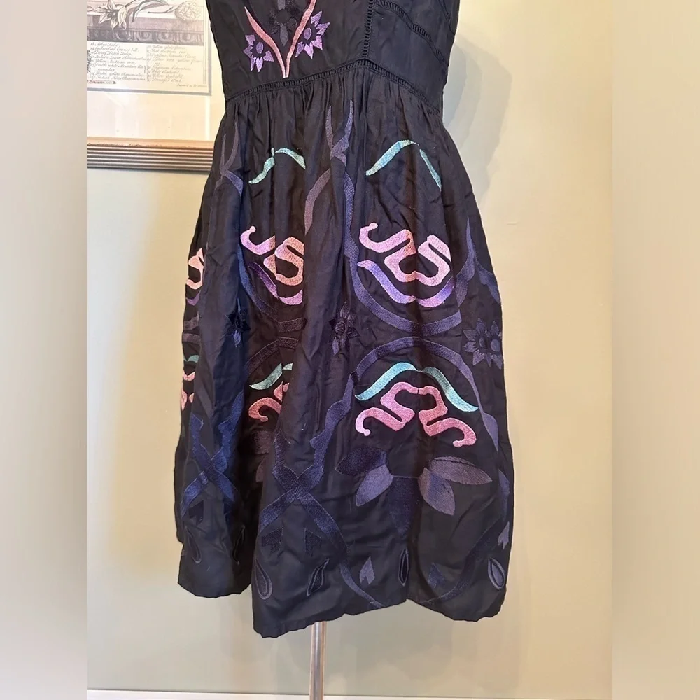 Colour pop abstract embroidered hearts sweetheart dress - Picture 4 of 8